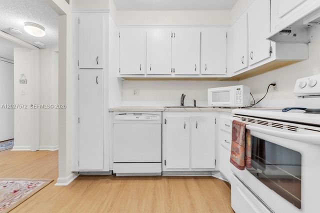 6600 Cypress Rd 310, Plantation, FL 33317