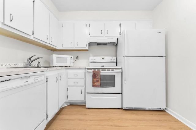 6600 Cypress Rd 310, Plantation, FL 33317