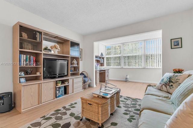 6600 Cypress Rd 310, Plantation, FL 33317