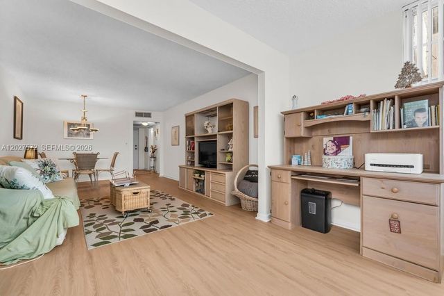 6600 Cypress Rd 310, Plantation, FL 33317