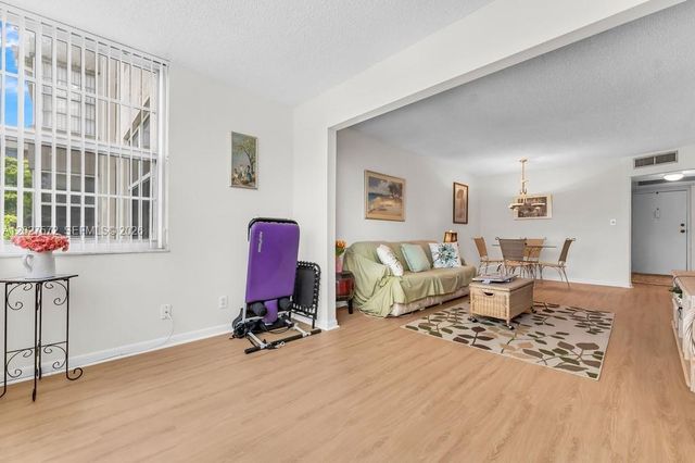 6600 Cypress Rd 310, Plantation, FL 33317