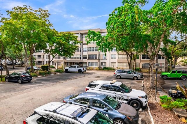 6600 Cypress Rd 310, Plantation, FL 33317