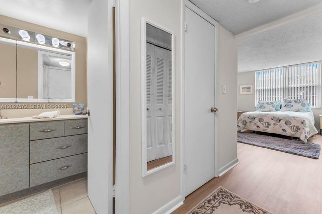 6600 Cypress Rd 310, Plantation, FL 33317