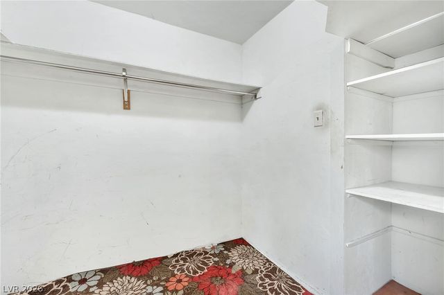 1809 East Saint Louis Avenue, Las Vegas, NV 89104