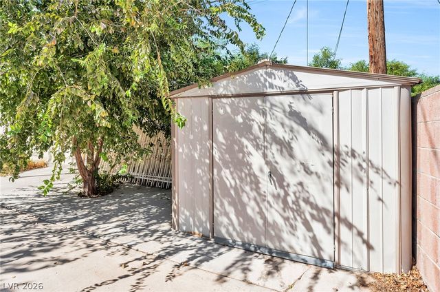 1809 East Saint Louis Avenue, Las Vegas, NV 89104