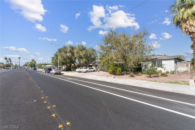 1809 East Saint Louis Avenue, Las Vegas, NV 89104