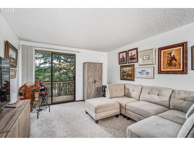 3833 COLONY OAKS Dr, Eugene, OR 97405