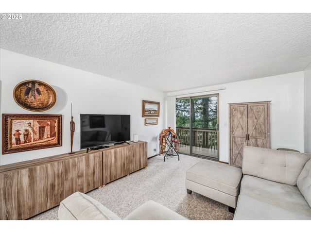 3833 COLONY OAKS Dr, Eugene, OR 97405