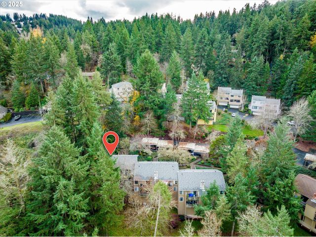 3833 COLONY OAKS Dr, Eugene, OR 97405