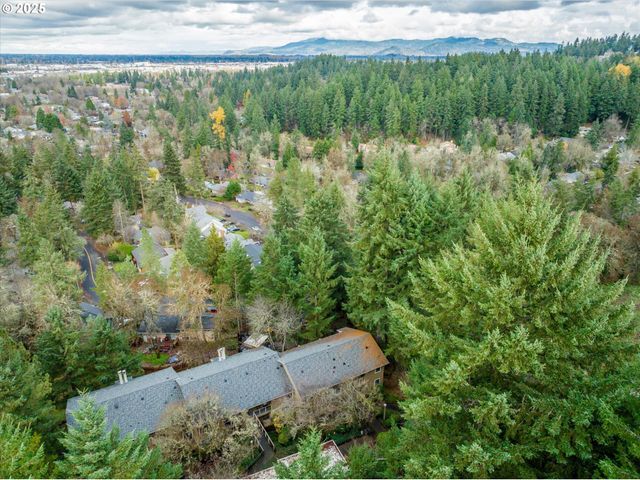 3833 COLONY OAKS Dr, Eugene, OR 97405