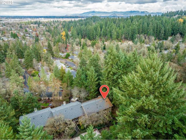 3833 COLONY OAKS Dr, Eugene, OR 97405