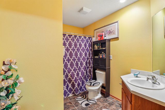 2633 Whispering Ridge Drive, Des Moines, IA 50320