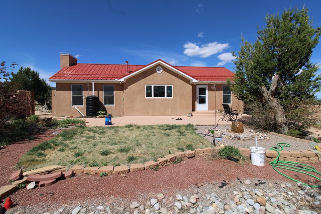 39 Sandoval Road, Edgewood, NM 87015