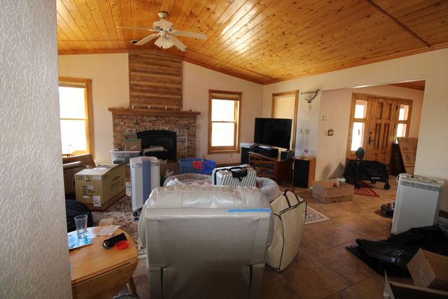 39 Sandoval Road, Edgewood, NM 87015