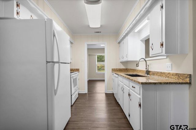 2033 Neeley St., Tyler, TX 75701