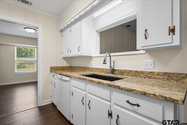 2033 Neeley St., Tyler, TX 75701