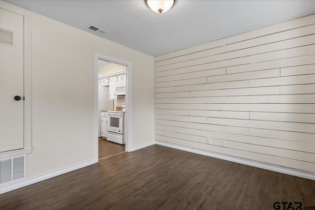 2033 Neeley St., Tyler, TX 75701