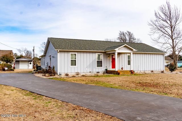 307 Anita Forte Drive, Swansboro, NC 28584