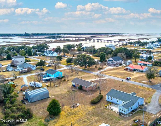 307 Anita Forte Drive, Swansboro, NC 28584