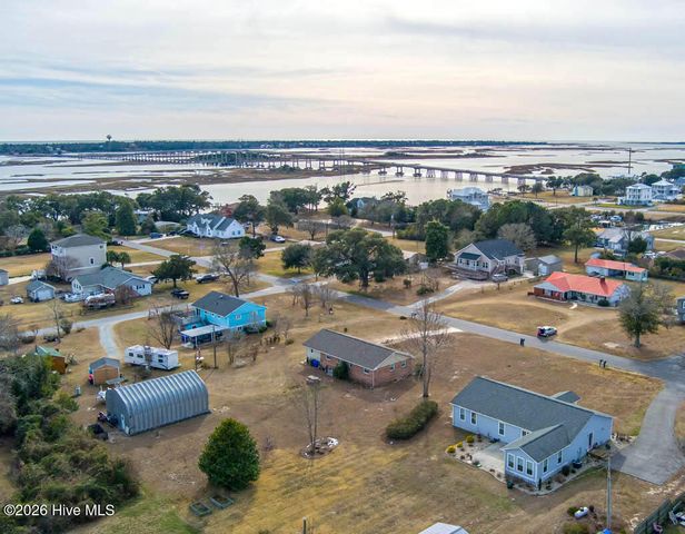 307 Anita Forte Drive, Swansboro, NC 28584