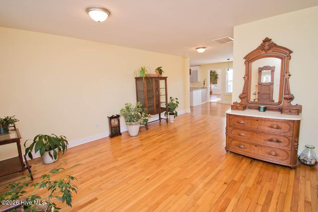 307 Anita Forte Drive, Swansboro, NC 28584