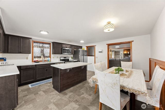 11614 62nd Avenue E, Puyallup, WA 98373