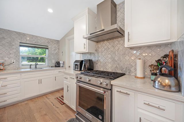 5225 Marione Dr, Carmichael, CA 95608