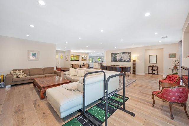 5225 Marione Dr, Carmichael, CA 95608