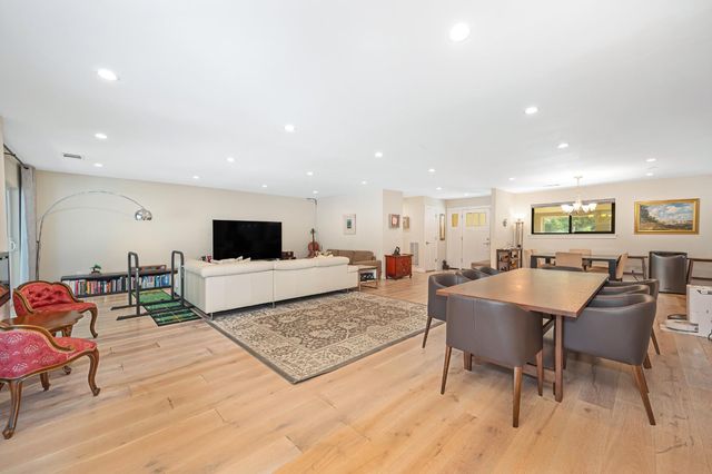 5225 Marione Dr, Carmichael, CA 95608