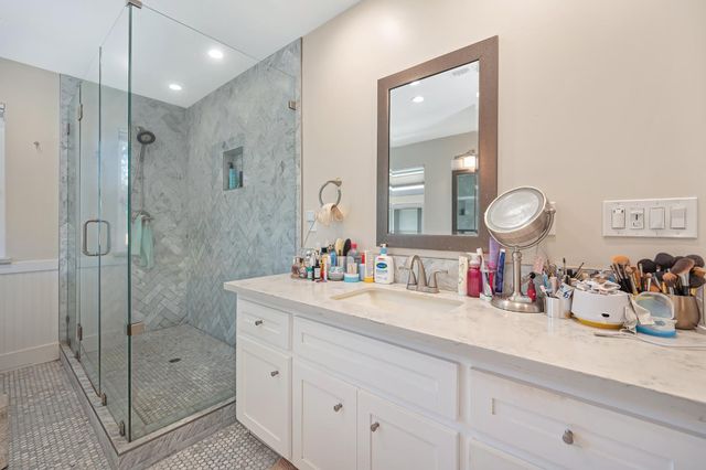 5225 Marione Dr, Carmichael, CA 95608