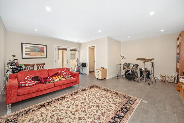 5225 Marione Dr, Carmichael, CA 95608