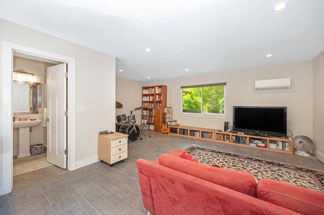 5225 Marione Dr, Carmichael, CA 95608