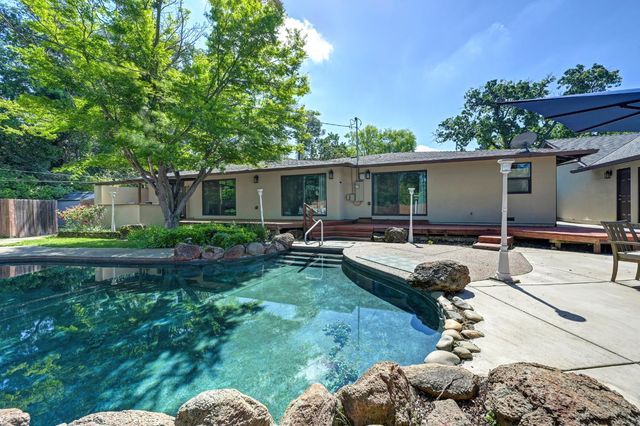 5225 Marione Dr, Carmichael, CA 95608