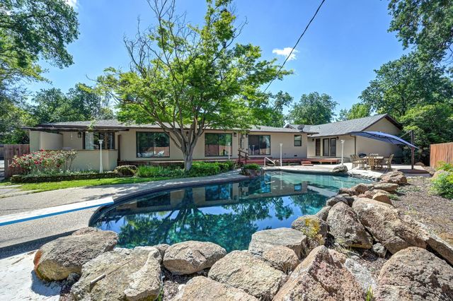 5225 Marione Dr, Carmichael, CA 95608