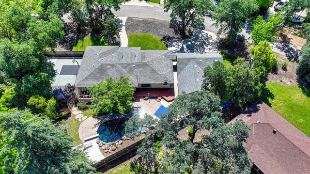 5225 Marione Dr, Carmichael, CA 95608