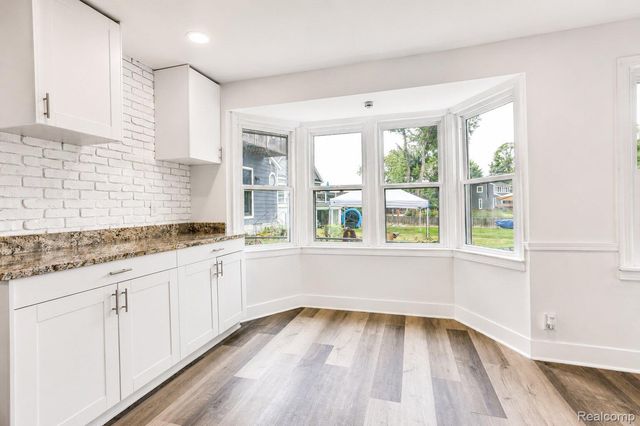 9322 Cedar Island Road, White Lake Charter Township, MI 48386