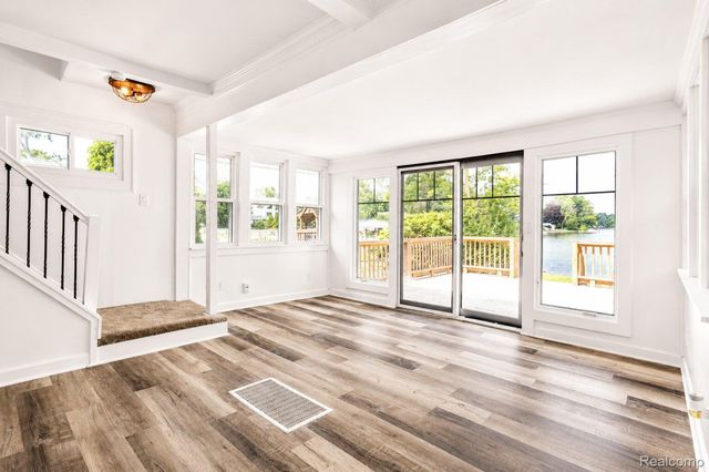 9322 Cedar Island Road, White Lake Charter Township, MI 48386