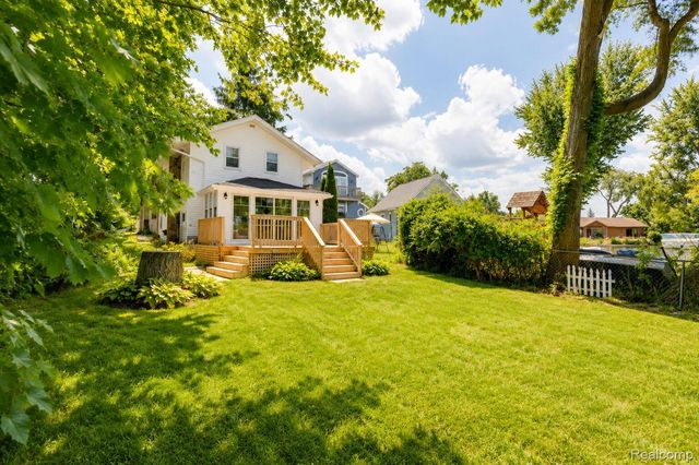 9322 Cedar Island Road, White Lake Charter Township, MI 48386
