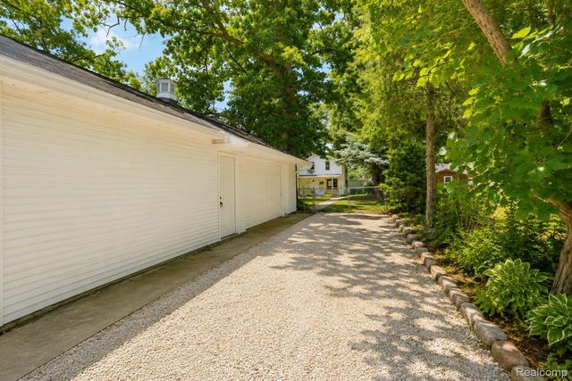 9322 Cedar Island Road, White Lake Charter Township, MI 48386