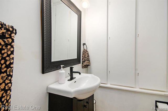 35238 Moravian Drive, Sterling Heights, MI 48312