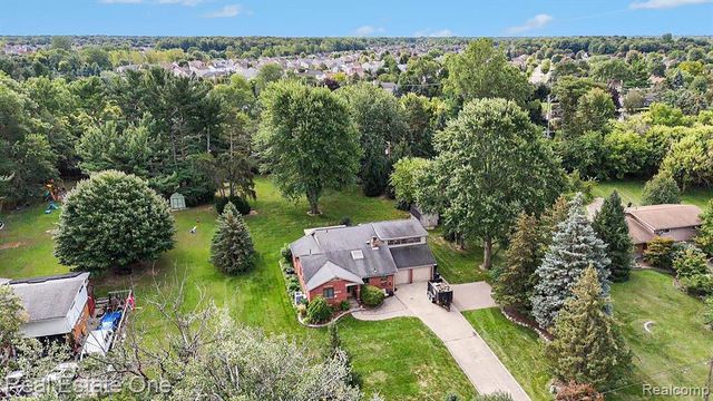 35238 Moravian Drive, Sterling Heights, MI 48312