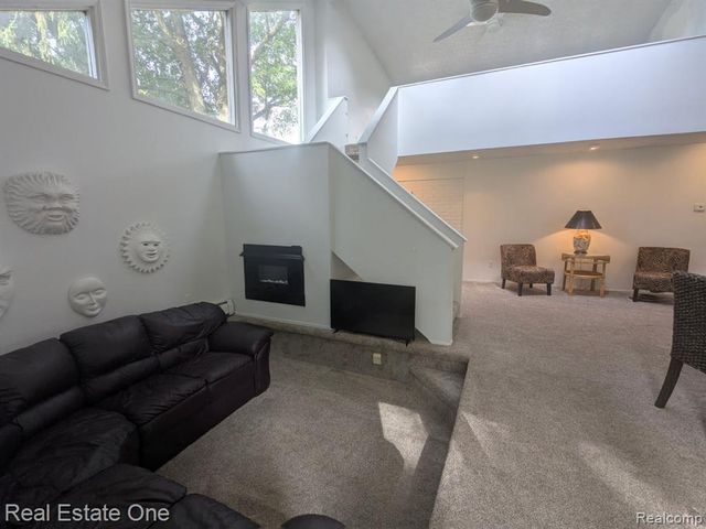 35238 Moravian Drive, Sterling Heights, MI 48312