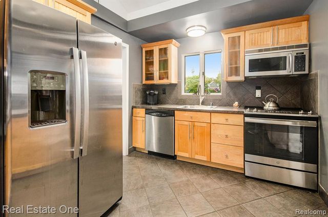 35238 Moravian Drive, Sterling Heights, MI 48312