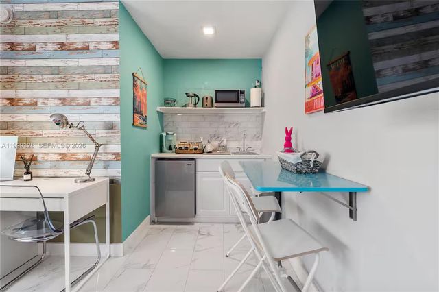 1000 SW 32nd St, Fort Lauderdale, FL 33315