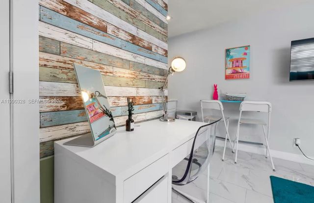 1000 SW 32nd St, Fort Lauderdale, FL 33315