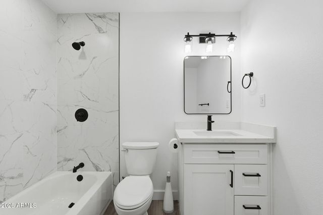 534 E PEBBLE BEACH Drive, Tempe, AZ 85282