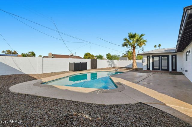 534 E PEBBLE BEACH Drive, Tempe, AZ 85282