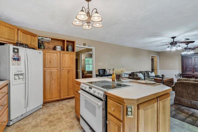 8319 Salt Pond RD, Troutville, VA 24175
