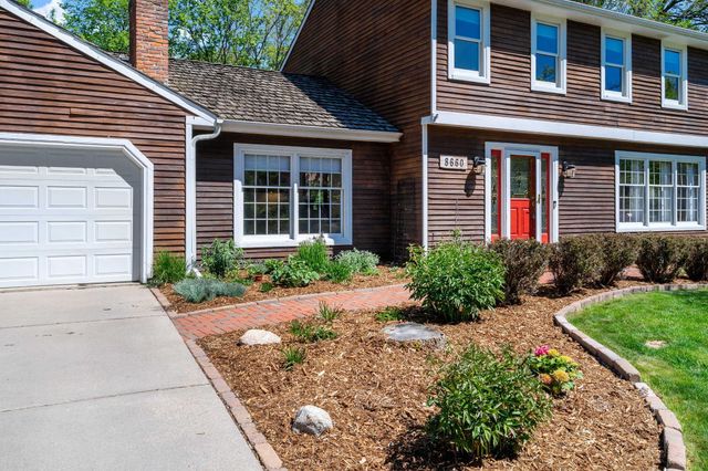8660 Black Maple Drive, Eden Prairie, MN 55344