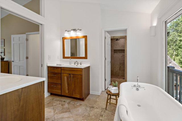 8660 Black Maple Drive, Eden Prairie, MN 55344
